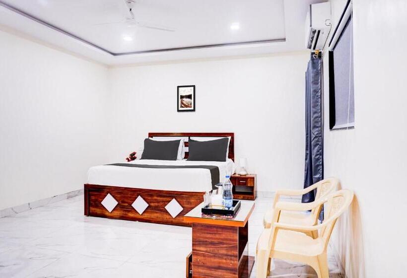 Oyo Hotel Royal Inn