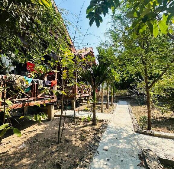 پانسیون Jungle Bangalow Don Det