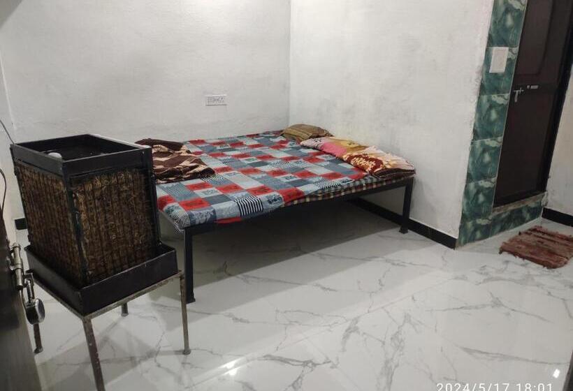ペンション Kuber Bhandari Guest House And Hotel, Sehore