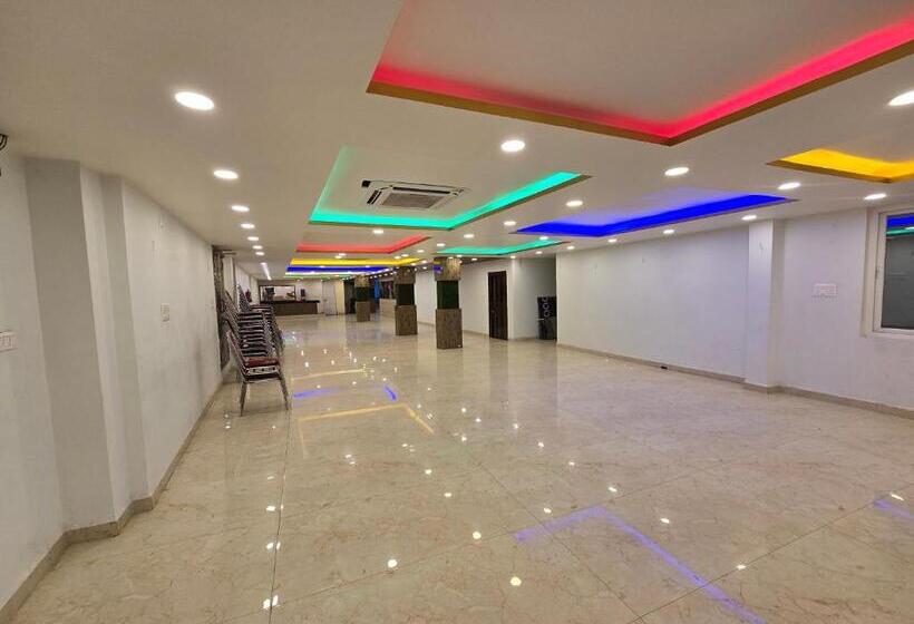 Sarojini Garden Hotel & Restaurant