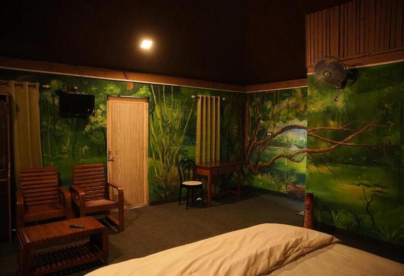 بنسيون Misty Night Jungle Side Resort