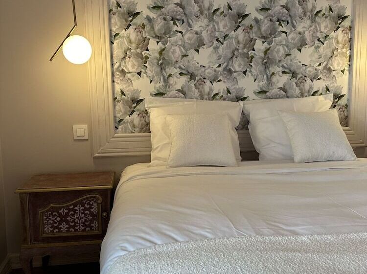 تختخواب و صبحانه Maison Du Roi