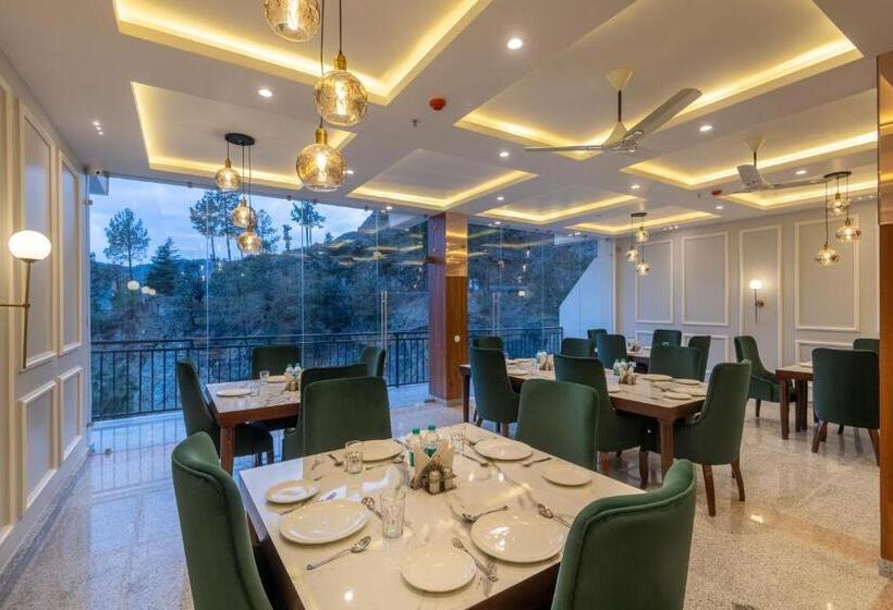호텔 The Chail Resort, Chail