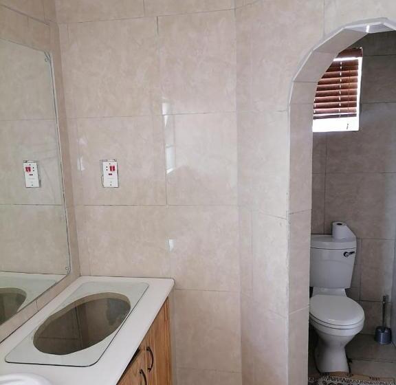 פנסיון Eeufees Guesthouse