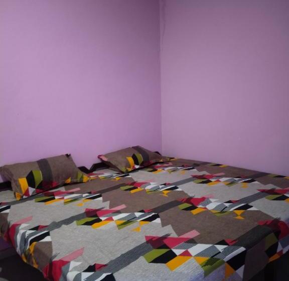 بنسيون Gyani Guest House