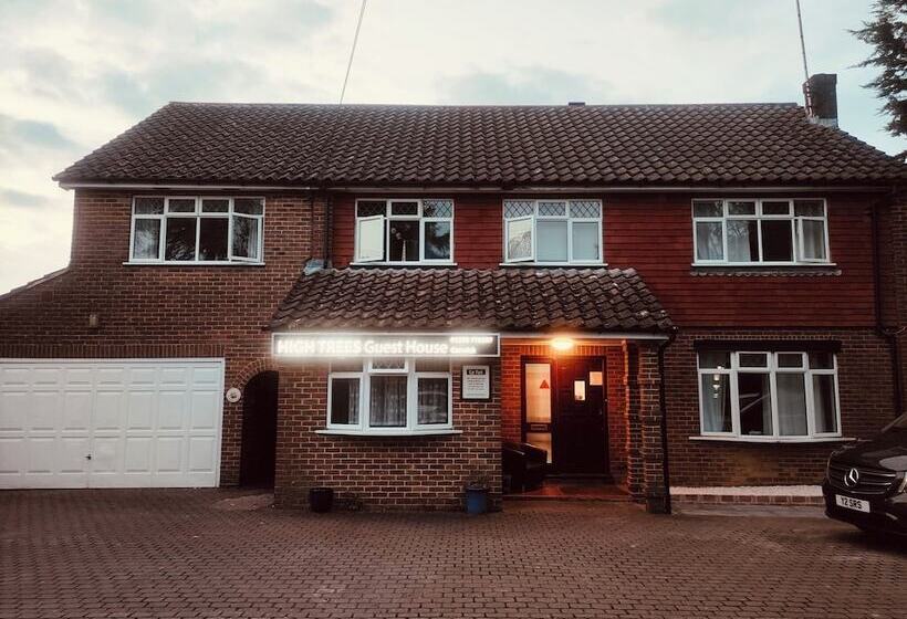 پانسیون High Trees Guest House Gatwick