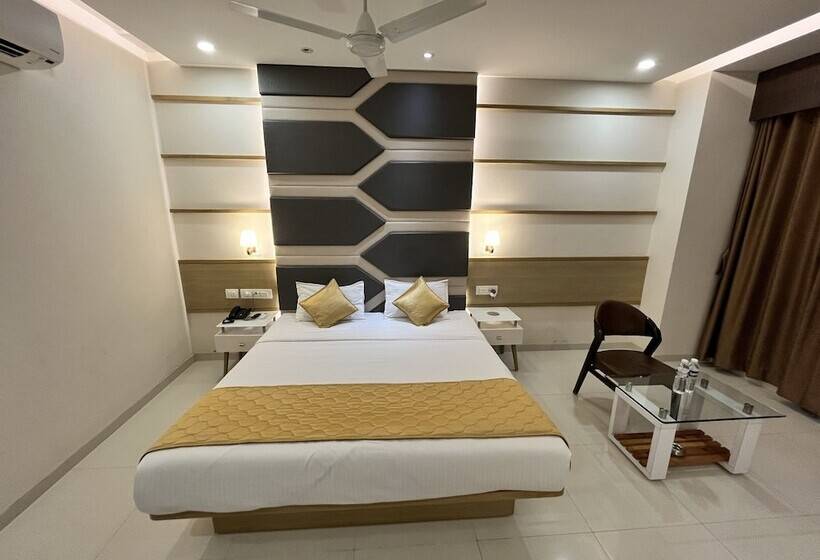 هتل Grand Darshan Vadodara