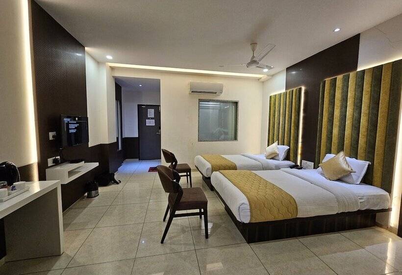 هتل Grand Darshan Vadodara