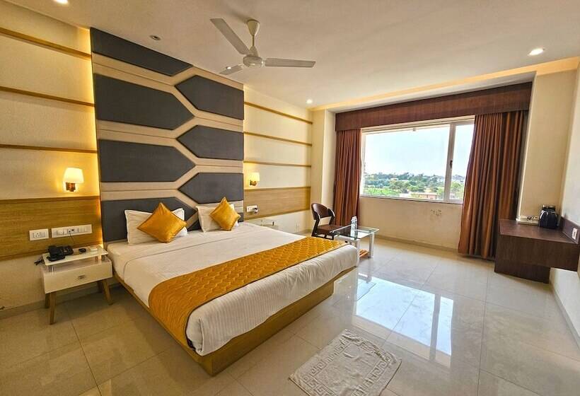 هتل Grand Darshan Vadodara