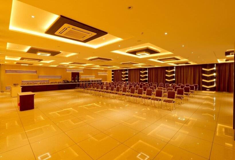 هتل Grand Darshan Vadodara