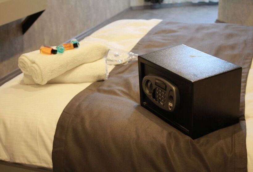 Cali Royal Otel