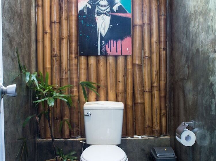 Wild Monkeys Hostel