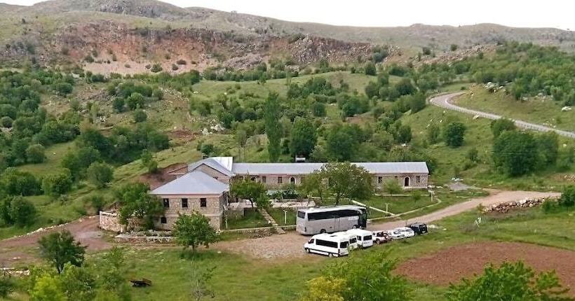 تختخواب و صبحانه Nemrut Tarihi