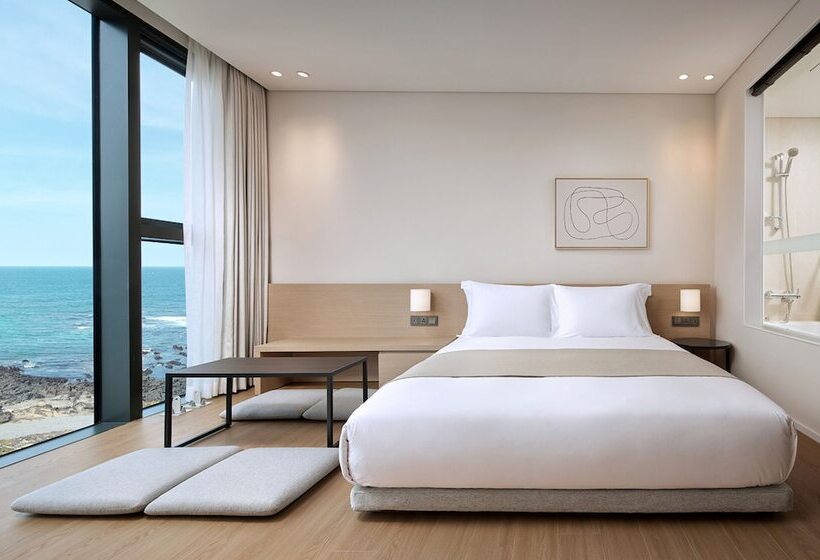 בית מלון כפרי Shilla Stay Plus Ihotewoo Ocean Front