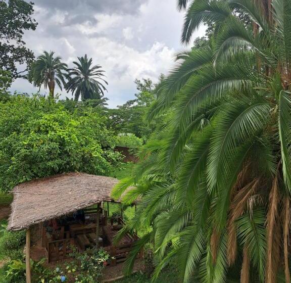 هاستل Blend Lodge And Kitchen   Pakachere