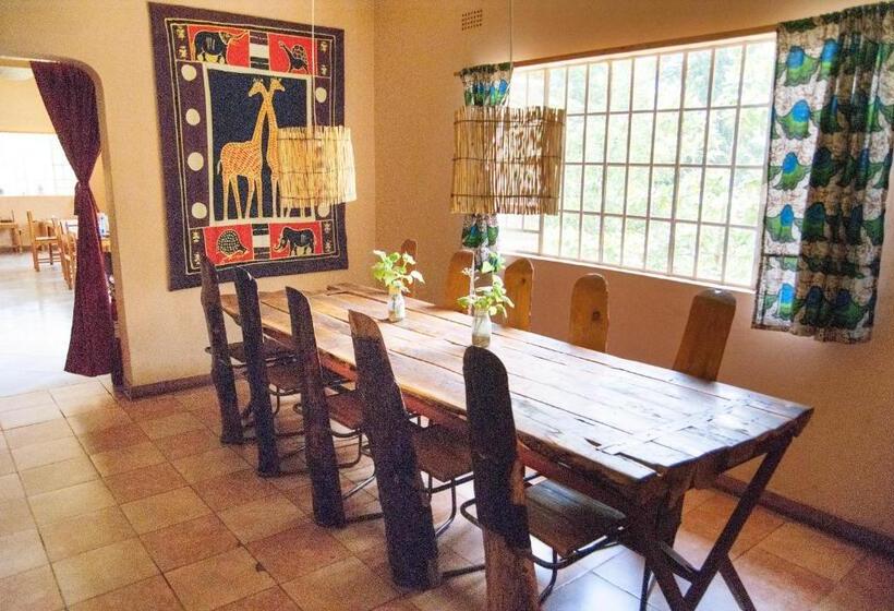 هاستل Blend Lodge And Kitchen   Pakachere