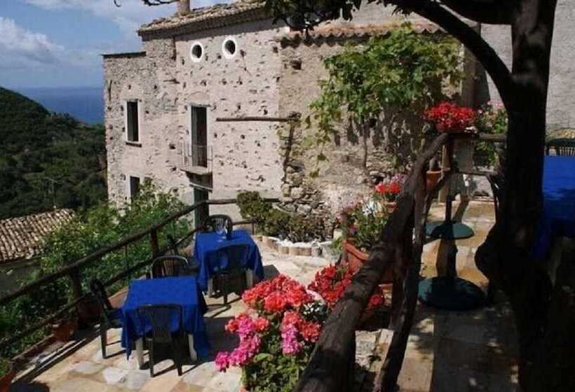 مبيت وإفطار A Taverna Intru U Vicu