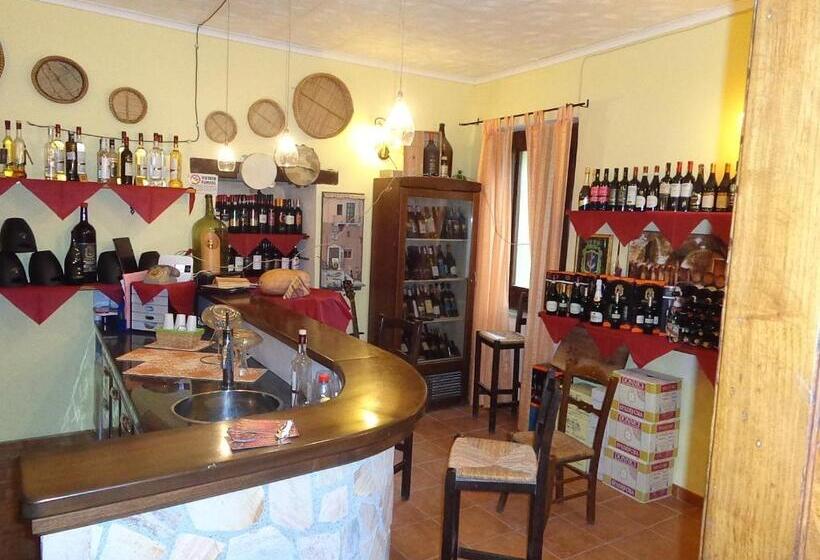 مبيت وإفطار A Taverna Intru U Vicu