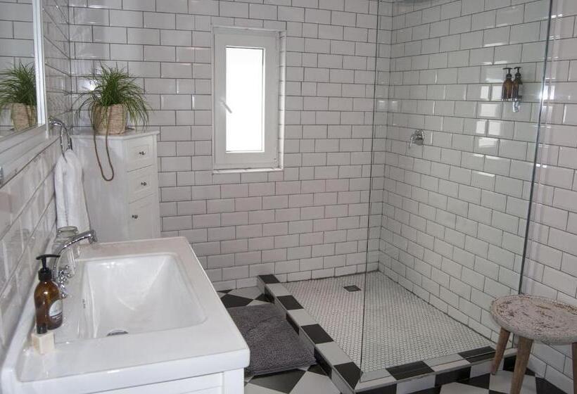 تختخواب و صبحانه Alte Villa Boutique