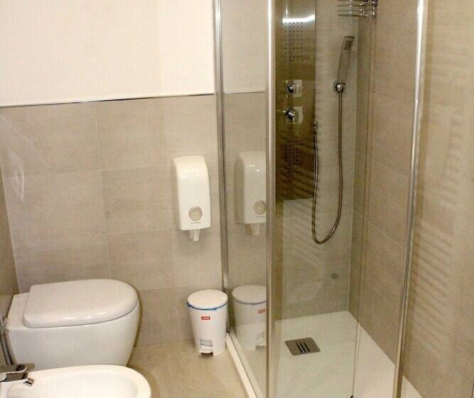 تختخواب و صبحانه La Suite Rooms & Apartments