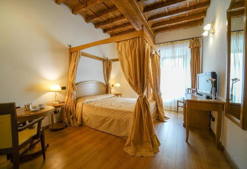 هتل Abetone E Piramidi Resort