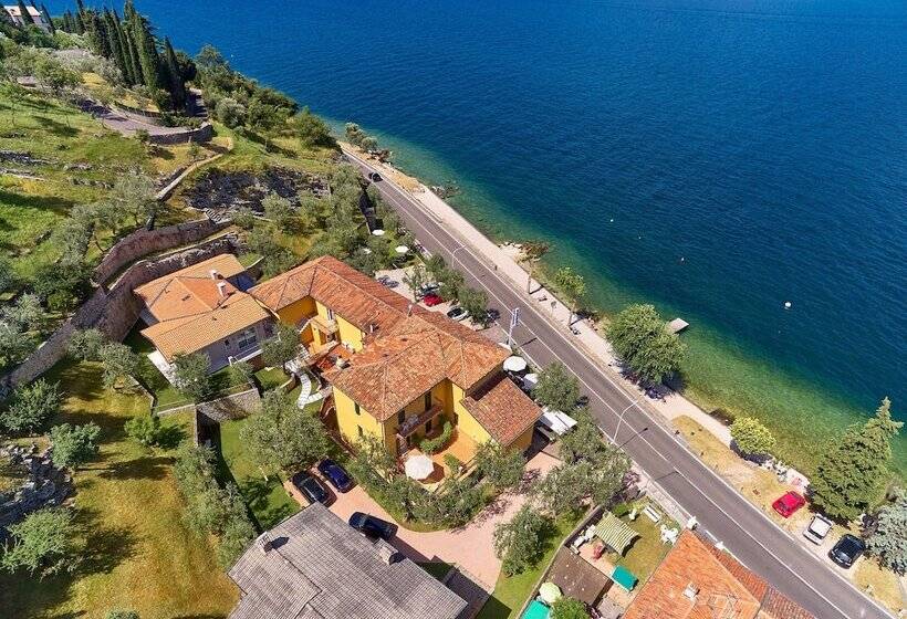 هتل Albergo Del Garda