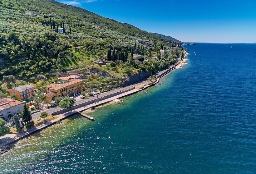 هتل Albergo Del Garda