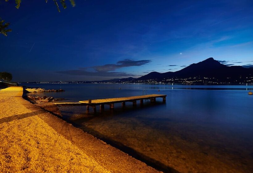 هتل Albergo Del Garda