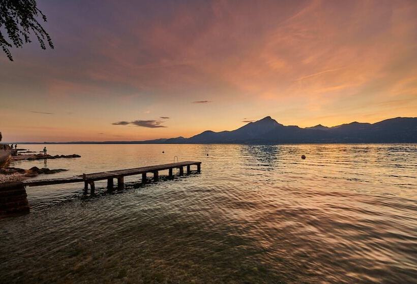 هتل Albergo Del Garda
