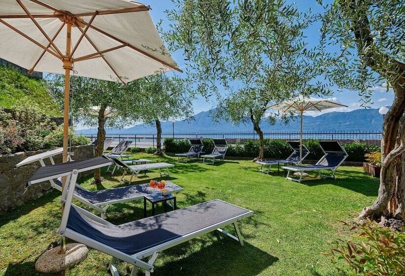 هتل Albergo Del Garda