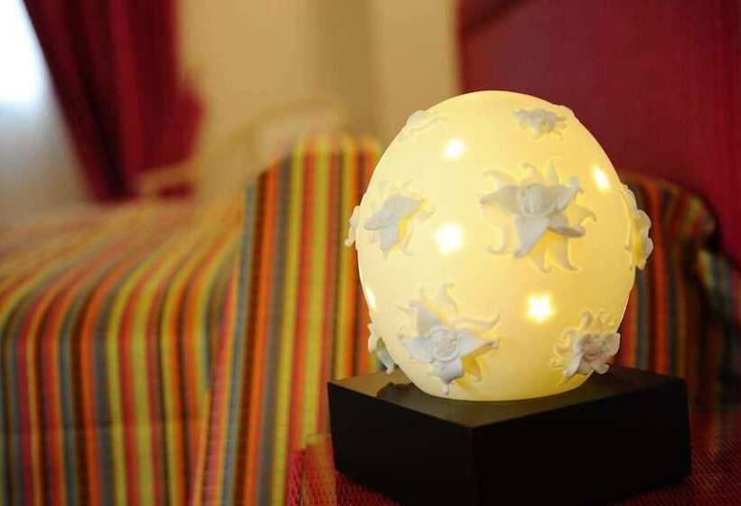 هتل Albergo Le Dodici Lune