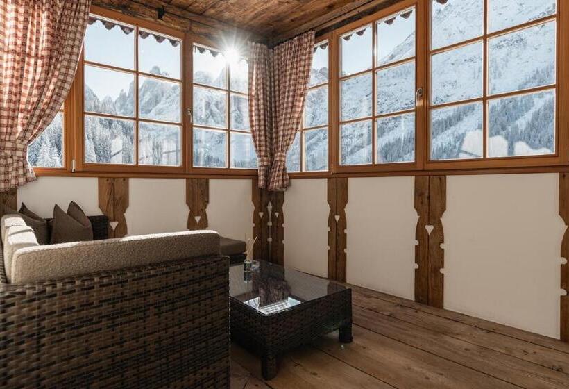 Отель Dolomitenhof & Chalet Alte Post