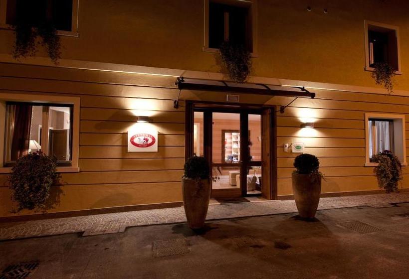 فندق Locanda Stendhal