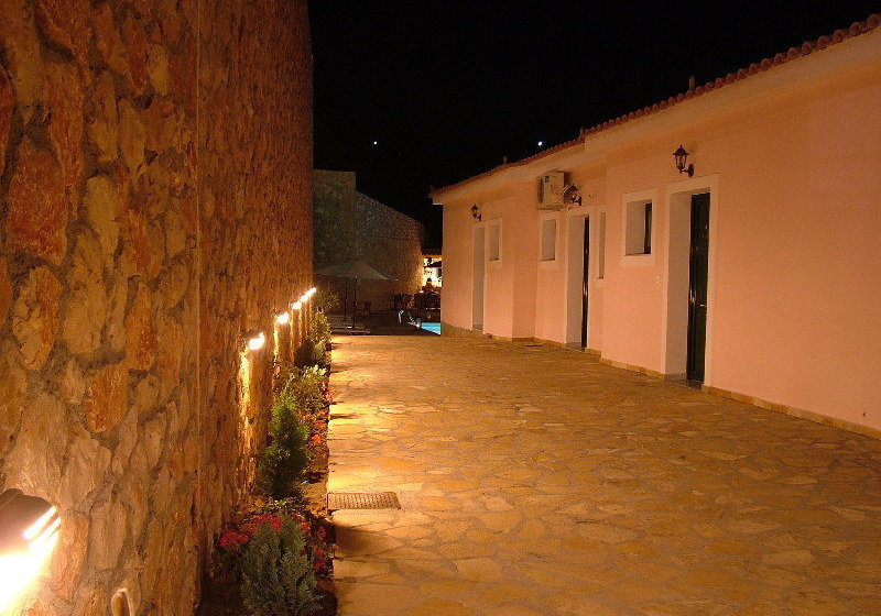 호텔 Sarantos Pool Suites