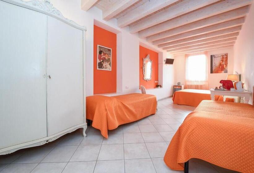 تختخواب و صبحانه Le Rêve   Lake View Rooms