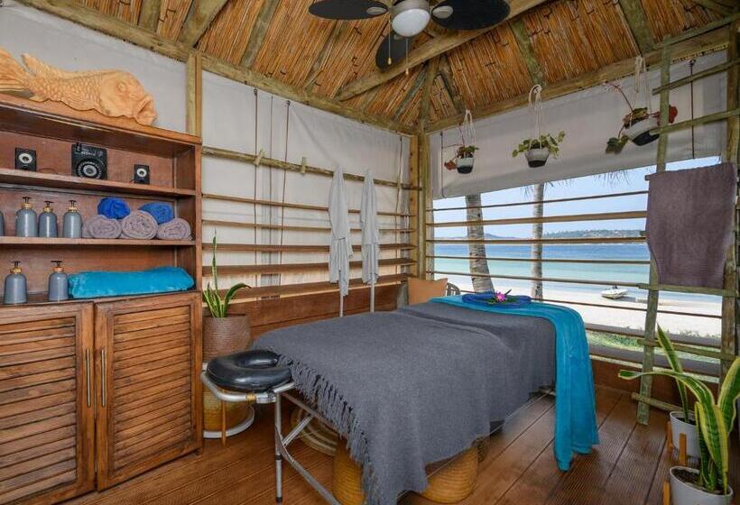 استراحتگاه San Martinho Beach Club