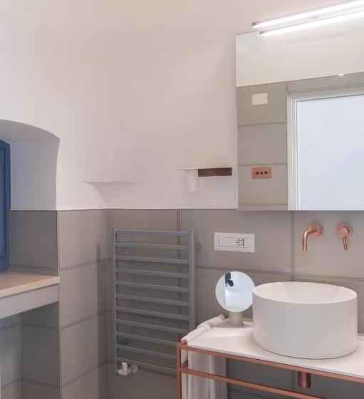تختخواب و صبحانه Borgofreddo Luxury Suite