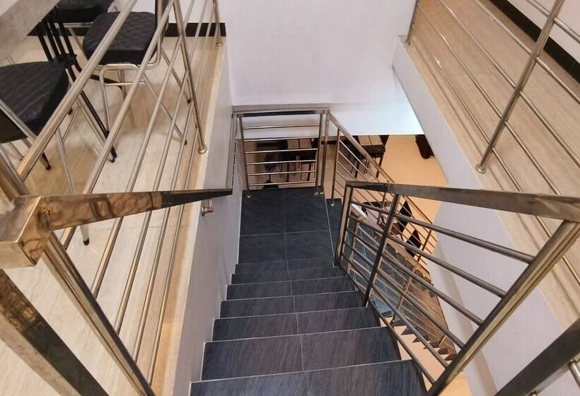 هتل Oyo 93775 Nilam Guest House