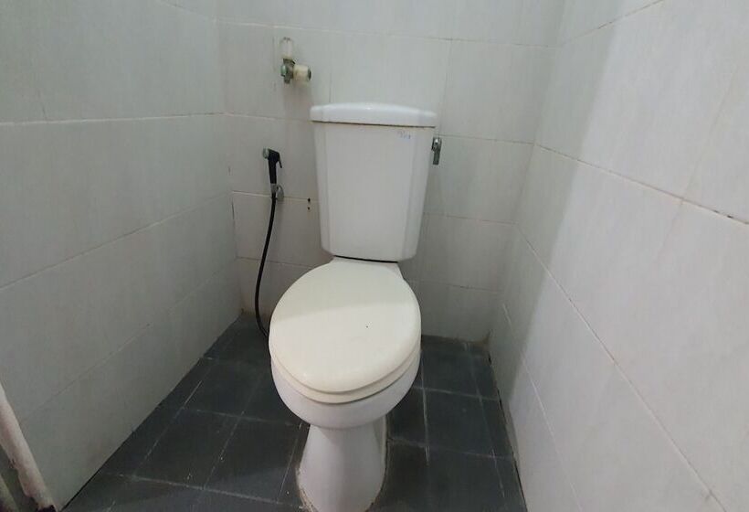 هتل Oyo 93775 Nilam Guest House