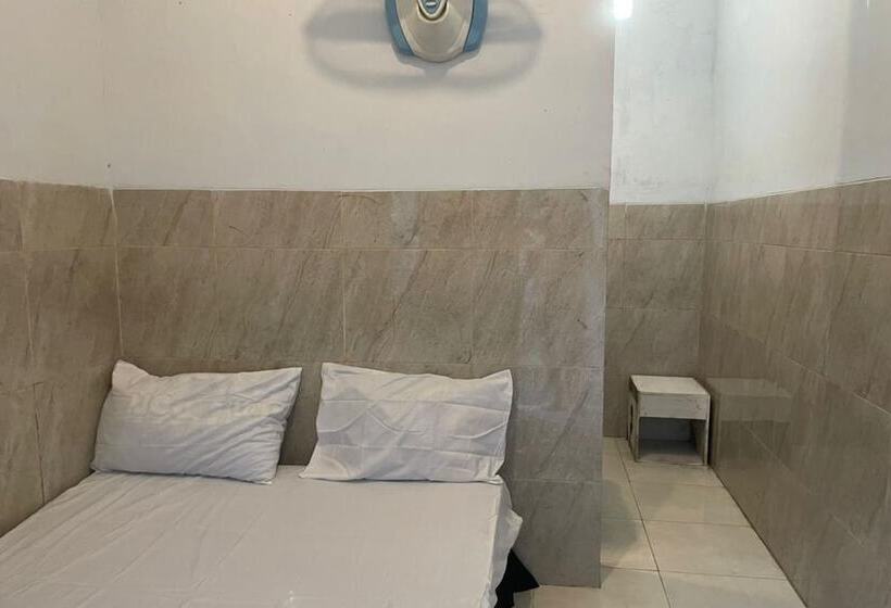 בית מלון כפרי Spot On 93755 Siwalanpanji Homestay Syariah