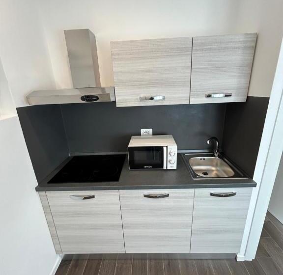Пансион Lake Home Apartments