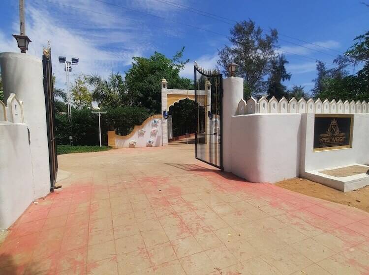 فندق Yash Veer Resort