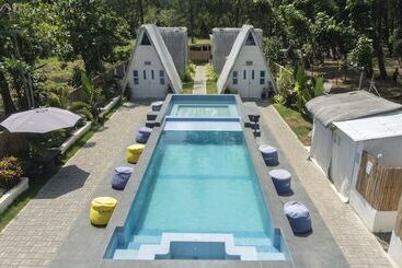 هتل Costas De Liwa Bar & Beach Resort