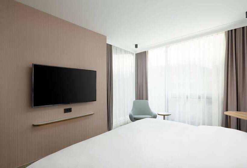 هتل Courtyard By Marriott Cluj   Napoca Downtown