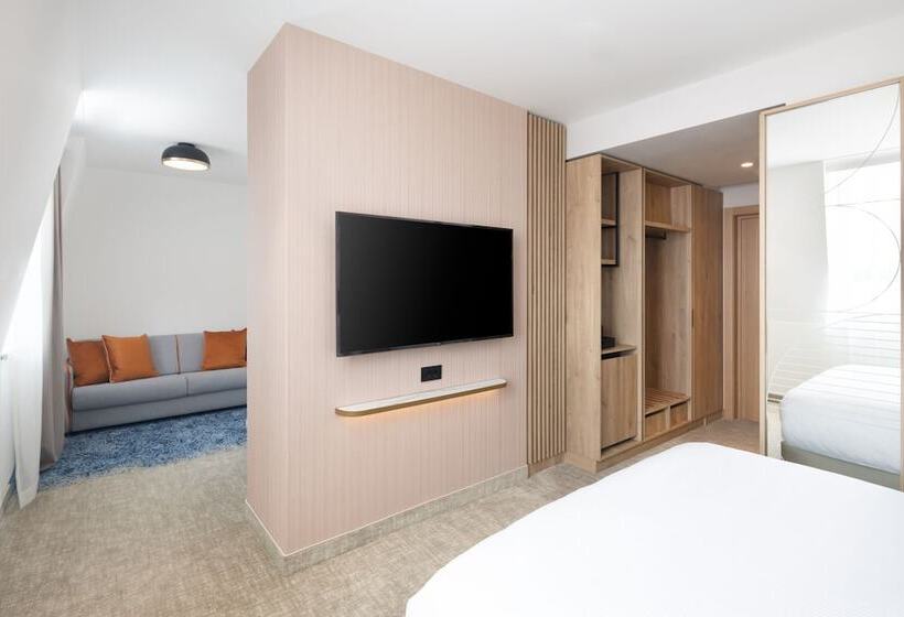 هتل Courtyard By Marriott Cluj   Napoca Downtown