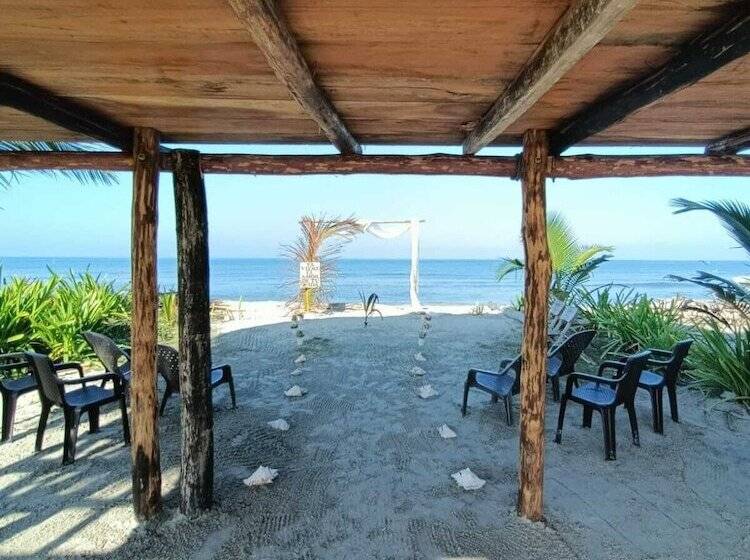 Urantia Beach Hostel & Camping