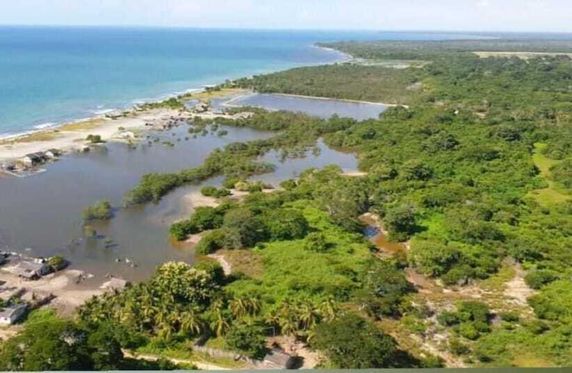 Urantia Beach Hostel & Camping