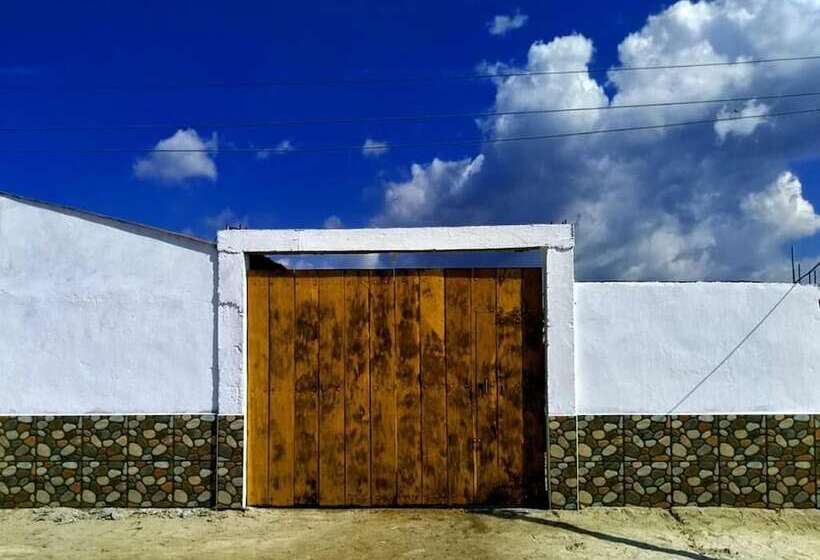 Urantia Beach Hostel & Camping