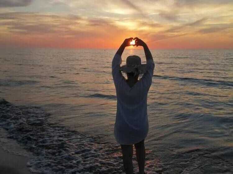Urantia Beach Hostel & Camping
