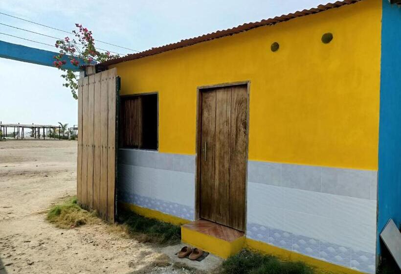 Urantia Beach Hostel & Camping